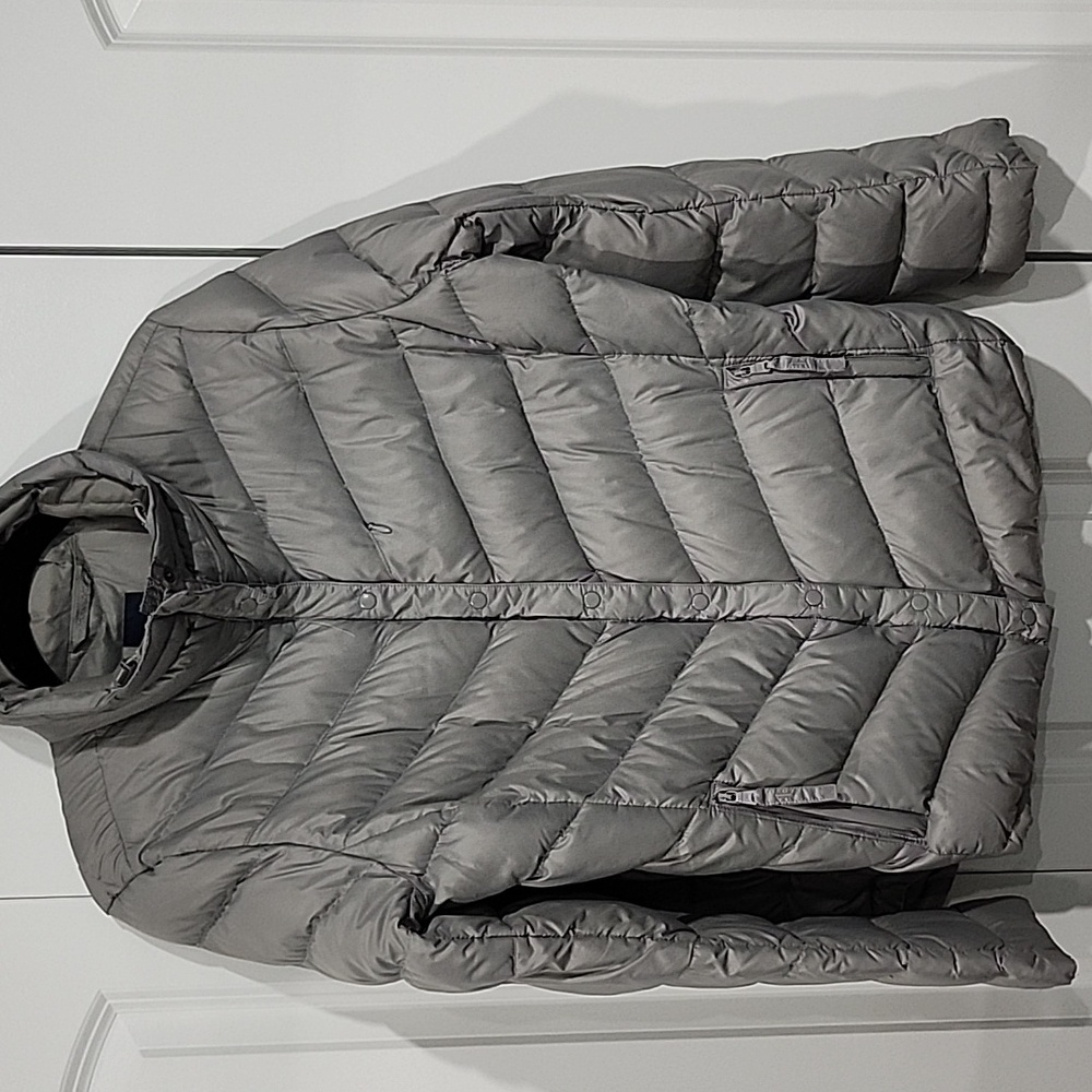 Gap Light Weight Down Jacket Size Large - image 1